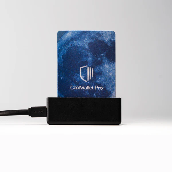 coolwallet-charger-hero